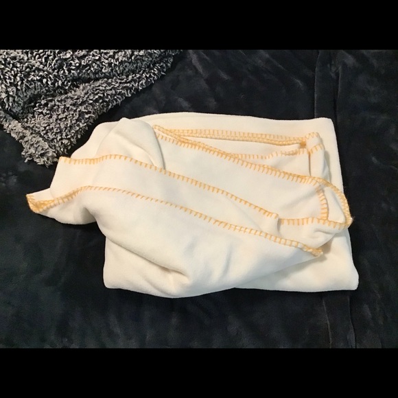 North Point Throw - Picture 4 of 4